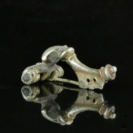 Roman silver bow fibula