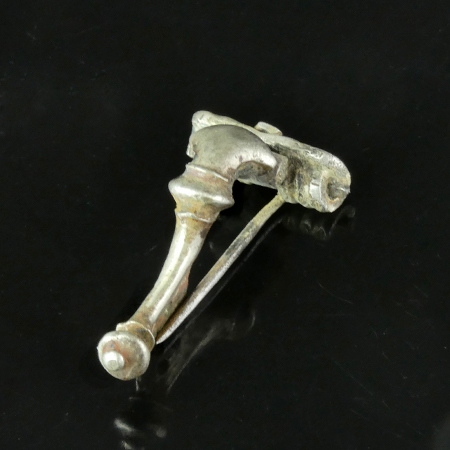 Roman silver bow fibula