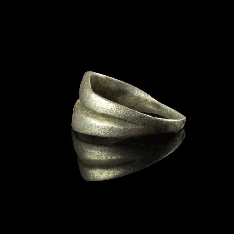 Roman silver ring with inscription