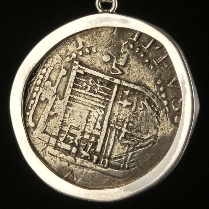 Silver pendant with Spanish 8 Reales cob coin