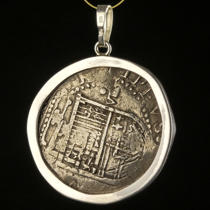 Silver pendant with Spanish 8 Reales cob coin