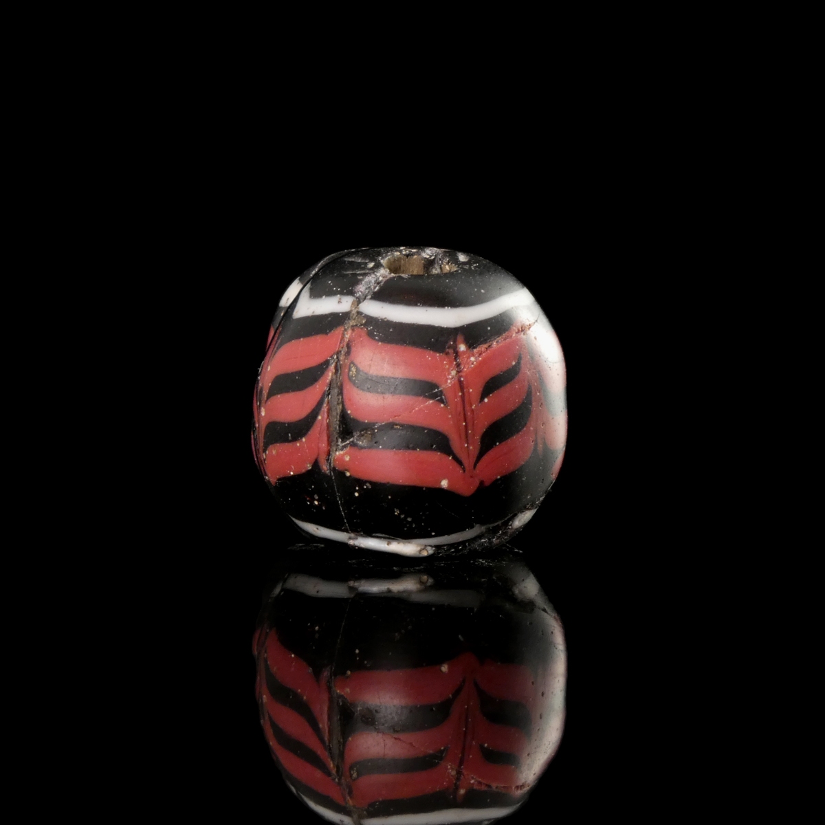 Viking trailed glass bead