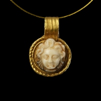 Roman gold pendant with sardonyx Medusa cameo